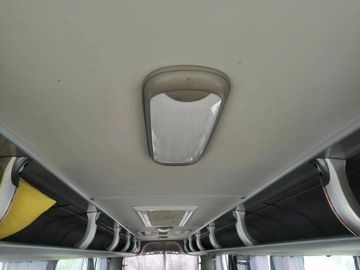 ZK6908モデル ディーゼル燃料使用されたYutongは2015の年39の座席任意色をバスで運ぶ