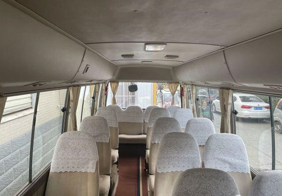 2005の年23の座席ガソリンはトヨタ・コースターのバスによって使用された小型コーチ バスを使用した