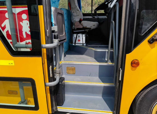 2014年によって使用されるYutongがZK6729Dのディーゼル機関をバスで運ぶ41の座席は事故を操縦しないスクール バスLHDの運転者を使用した