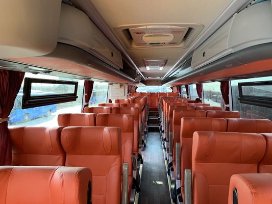 使用されたZhongtongバスLCK6128新しいバス56座席両開きドア大きいコンパートメント後部エンジン