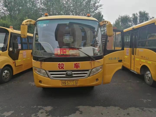 2014の年26の座席によって使用された小型バスYUTONGは前部エンジンを搭載するスクール バスを使用した