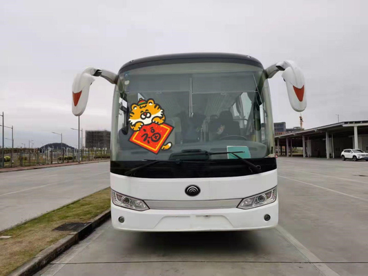 Yutongは白い車がディーゼル長距離50Seatsを使用したコーチ バスを使用した輸送を使用した