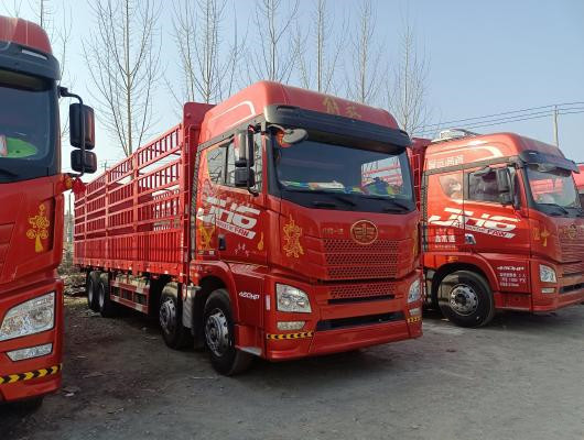 FAWは12wheelsの18トンの貨物トラックが貨物使用のために良い状態で使用した8x4を使用した